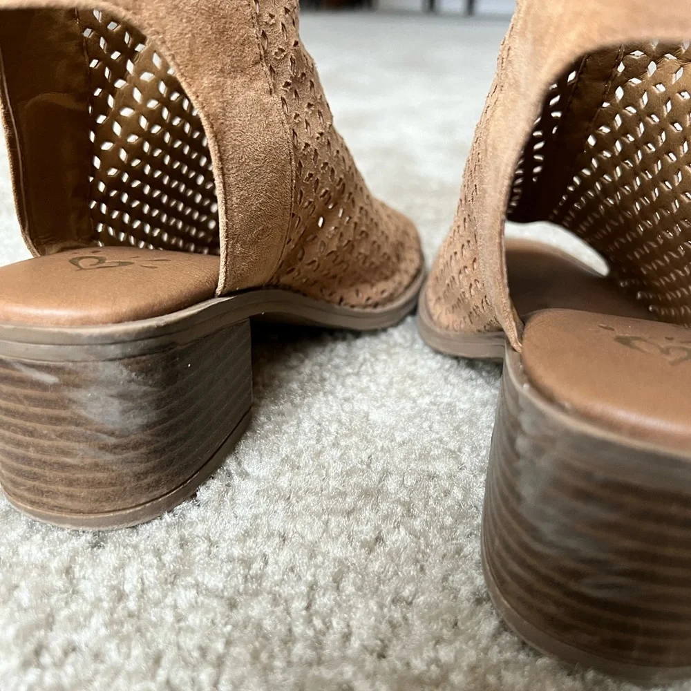 Justice! Perforated Heeled Bootie Sandals - Picture 8 of 8
